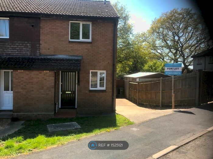 2 Bedroom Semi-Detached House To Rent In Humber Gardens, Bursledon, Southampton, SO31