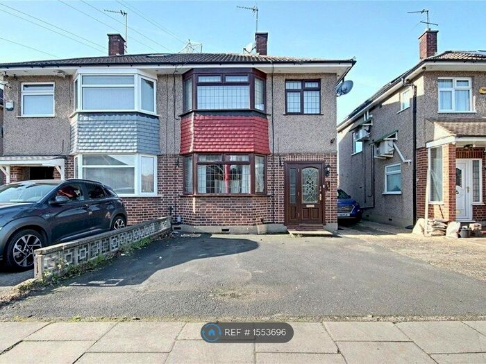 3 Bedroom Semi-Detached House To Rent In Park Road, Enfield, EN3