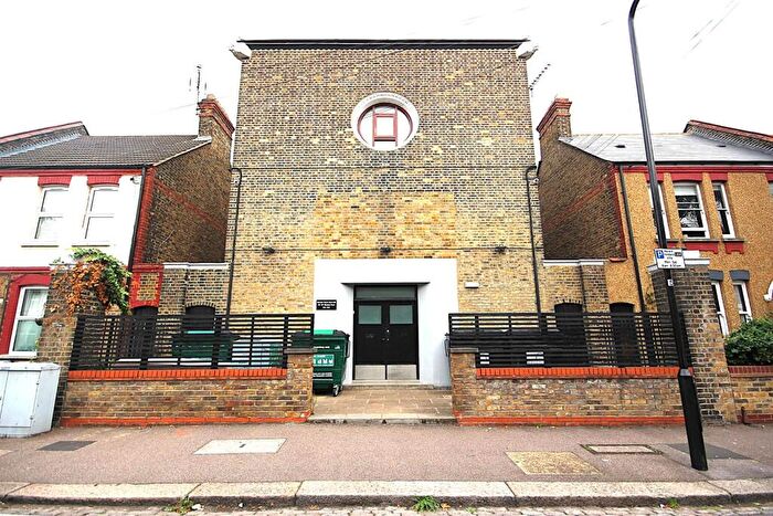 Studio To Rent In Bloxhall Road, Leyton, E10