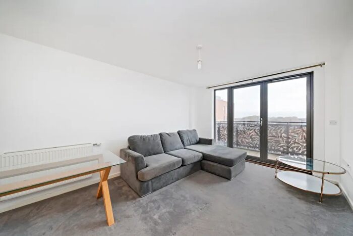 2 Bedroom Flat To Rent In Pebworth Road, Harrow, HA1