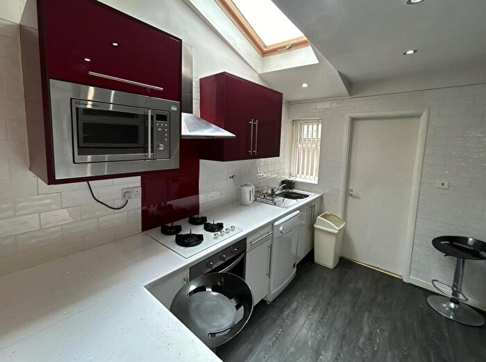 5 Bedroom House To Rent In Harborne Park Road, Birmingham, B17