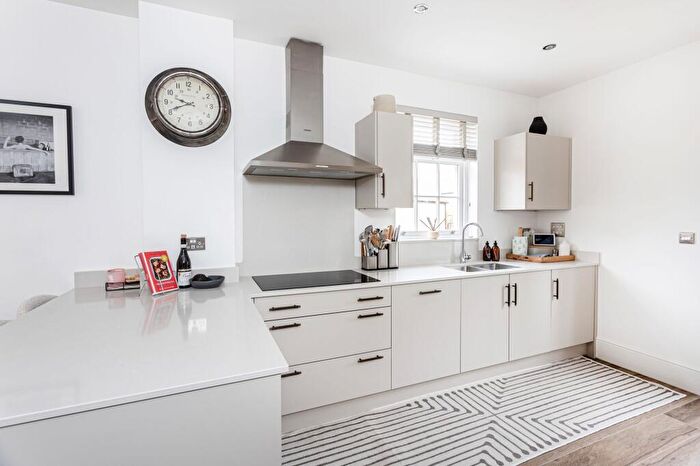 4 Bedroom Detached House For Sale In Cowells Road, Woodstock, OX20