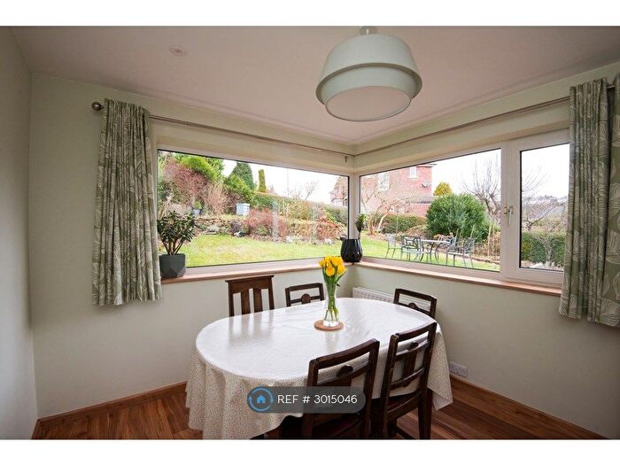 3 Bedroom Semi-detached House To Rent In Knab Close, Sheffield, S7