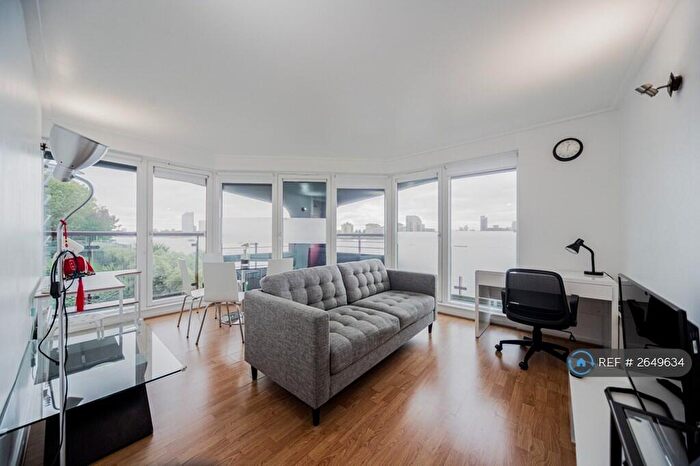 2 Bedroom Flat To Rent In Seacon Tower, London, E14