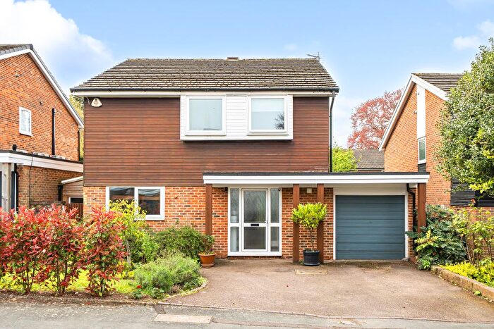 4 Bedroom Detached House For Sale In Chartwell Place, Epsom, KT18