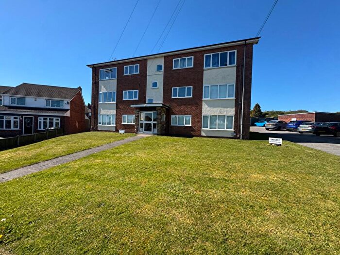2 Bedroom Flat For Sale In Dunbar Grove, Birmingham, B43