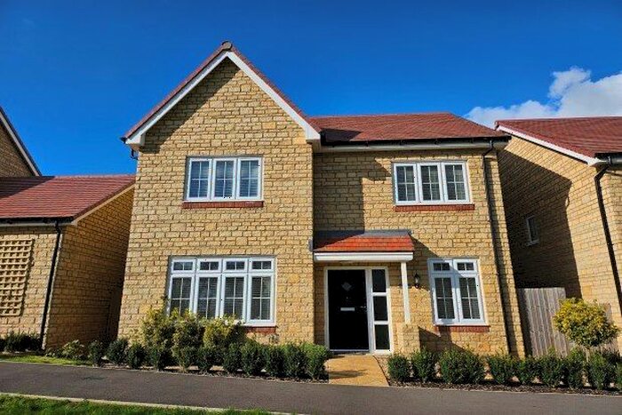 4 Bedroom Property To Rent In Vartenham Close, Sherborne, DT9