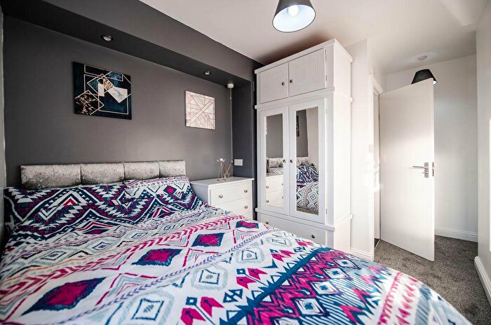 5 Bedroom House Of Multiple Occupation To Rent In Wilfred Road, Walkden, M28