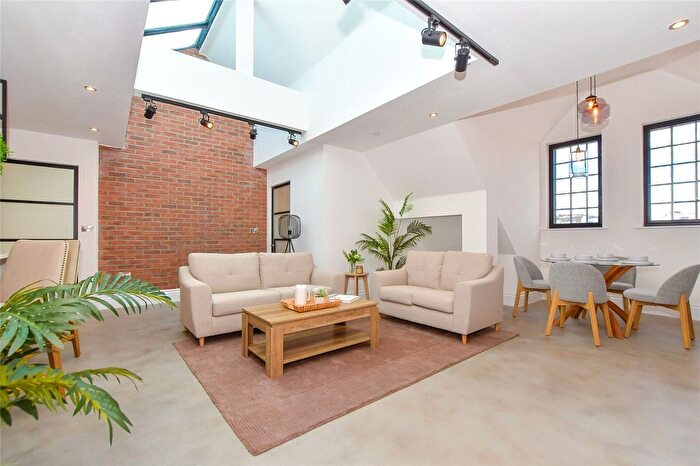 3 Bedroom Flat For Sale In The Carriage House, Grosvenor Road, Tunbridge Wells, Kent, TN1