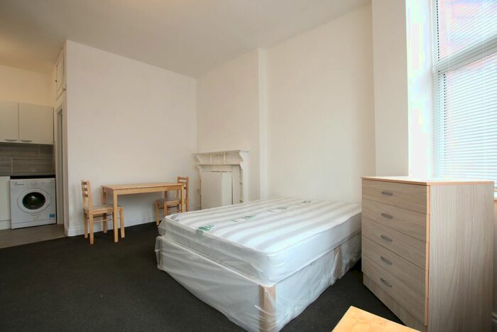 Studio To Rent In St Pauls Avenue, Willesden Green, London, NW2