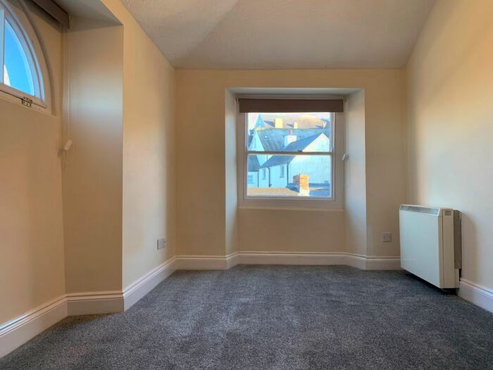 1 Bedroom Flat To Rent In High Street, Haverfordwest, SA61