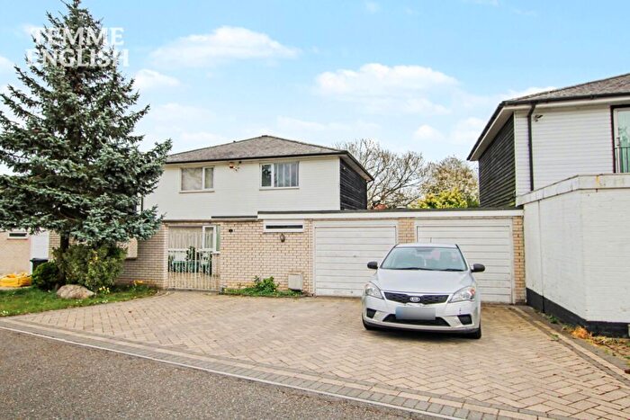 4 Bedroom Detached House For Sale In Fletchers, Lee Chapel South, SS16