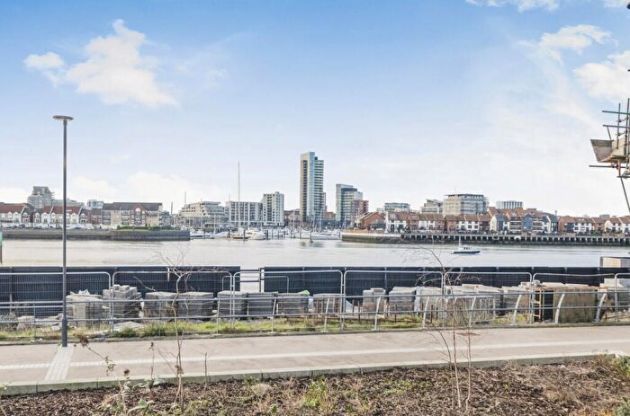 2 Bedroom Flat For Sale In John Thornycroft Road, Southampton, SO19