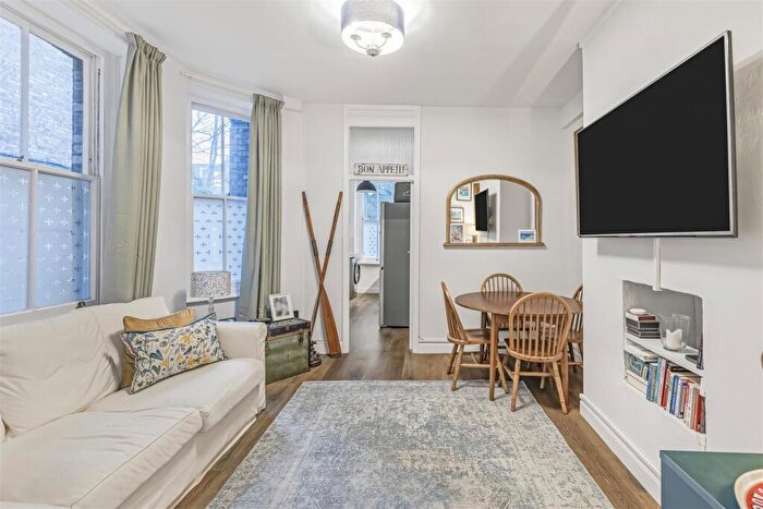 1 Bedroom Flat For Sale In Elm Bank Mansions, Barnes, London, SW13