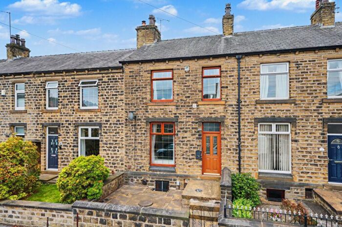 3 Bedroom Terraced House For Sale In Warneford Road, Huddersfield, HD4