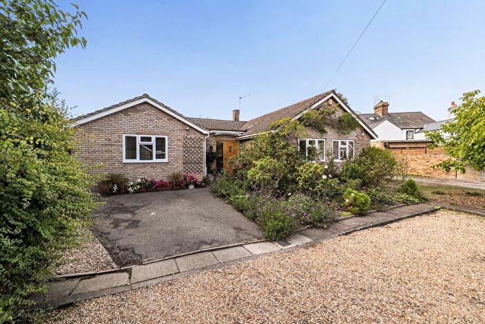 4 Bedroom Bungalow For Sale In Queens Road, Datchet, SL3