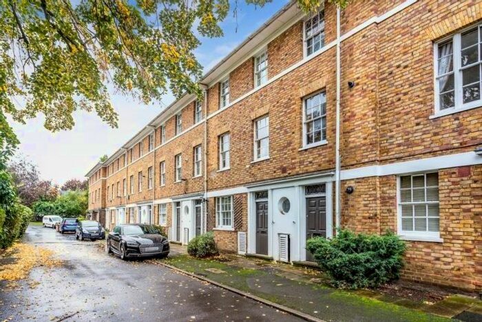 1 Bedroom Flat To Rent In Langford Green, London, SE5