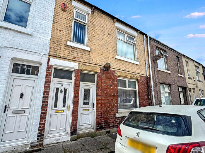 2 Bedroom Flat For Sale In Arnold Street, Boldon Colliery, Tyne And Wear, NE35