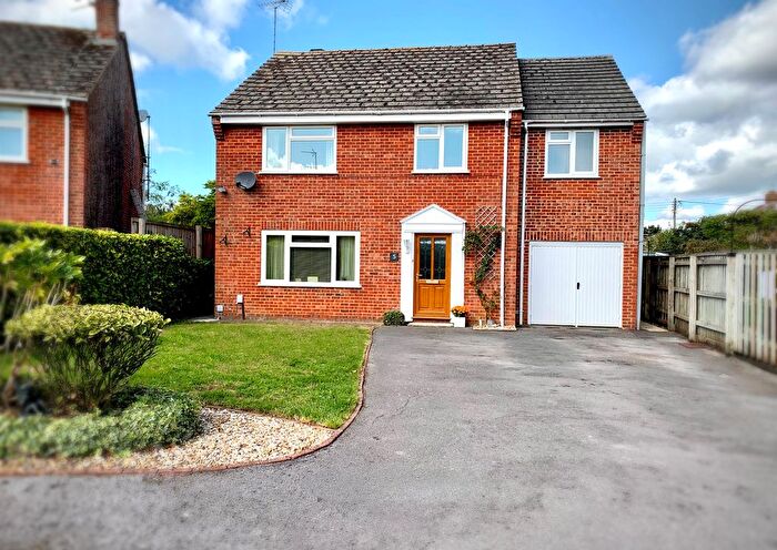5 Bedroom Detached House For Sale In North Bank Rise, Royal Wootton Bassett, SN4