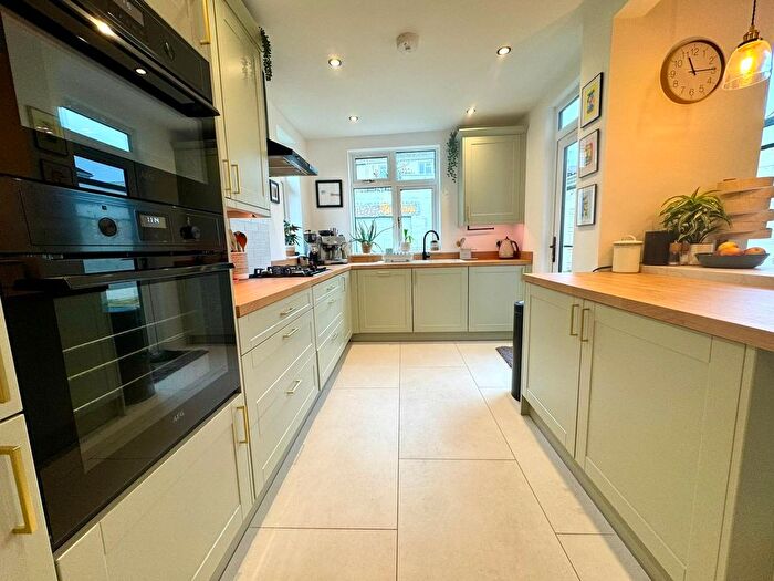 3 Bedroom Semi Detached House For Sale In Bartonia Grove, Bristol, BS4