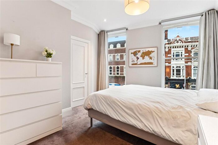 2 Bedroom Apartment For Sale In St. John's Road, London, SW11