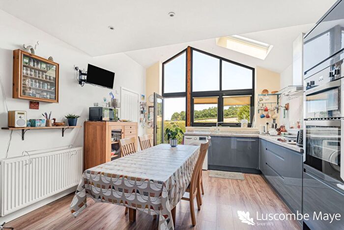 2 Bedroom Bungalow For Sale In Newhouse Hill, Bickington, TQ12