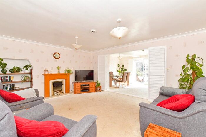 4 Bedroom Chalet For Sale In Victoria Road, Freshwater, Isle Of Wight, PO40