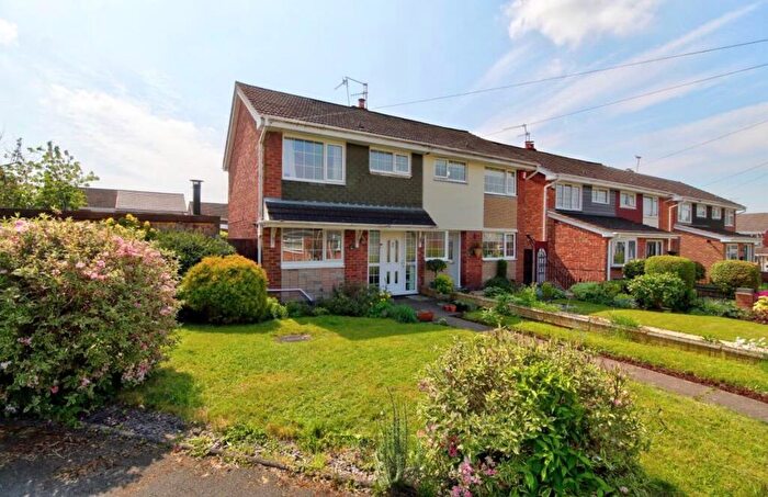 3 Bedroom Property To Rent In Burrows Road, Kingswinford, DY6