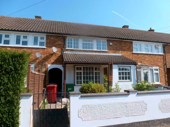 3 Bedroom Terraced House To Rent In Ives Road, Langley, SL3