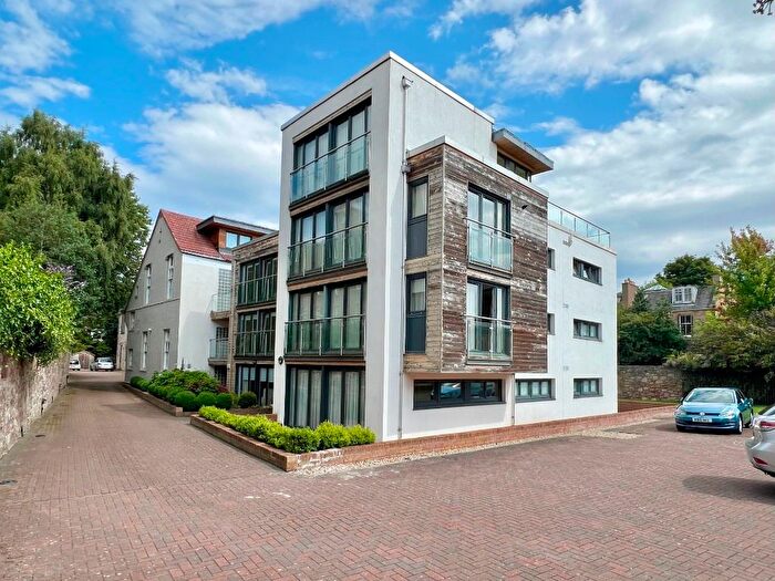 3 Bedroom Flat To Rent In Falcon Lane, Morningside, Edinburgh, EH10