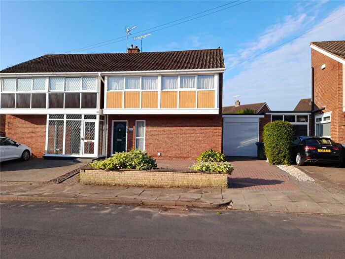 3 Bedroom Semi Detached House For Sale In Pangfield Park, Allesley Park, Coventry, West Midlands, CV5