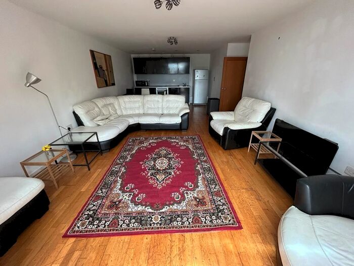 2 Bedroom Flat To Rent In Altolusso, Bute Terrace, Cardiff, CF10