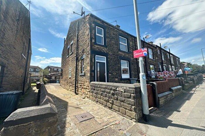 2 Bedroom Property To Rent In Asquith Avenue, Leeds, LS27