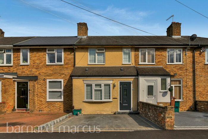 3 Bedroom House To Rent In Shrewsbury Road, Carshalton, SM5