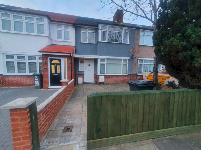 3 Bedroom Terraced House To Rent In Penbury Road, Southall, UB2