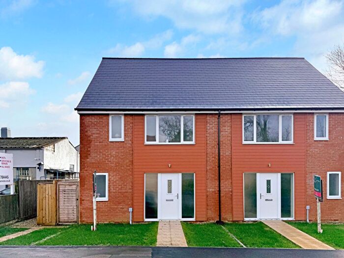 3 Bedroom Semi Detached House For Sale In Swan Hill, Shrivenham, SN6