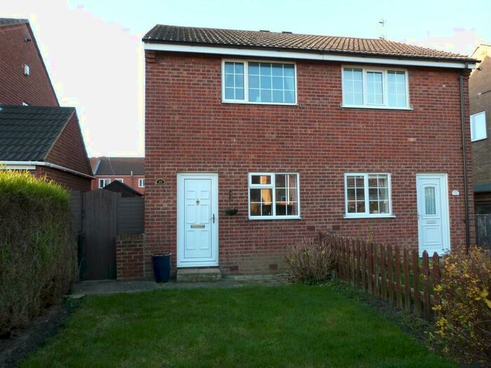 2 Bedroom Semi-Detached House To Rent In Silvertree Walk, Goole, DN14