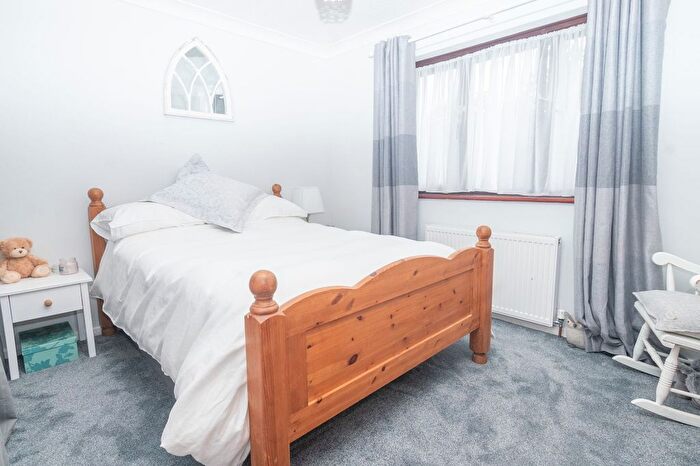 3 Bedroom End Of Terrace House For Sale In Beamont Close, Manston, CT12