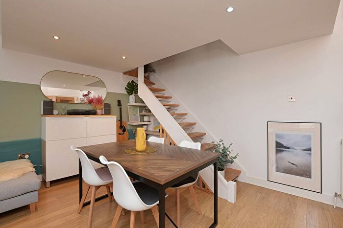 1 Bedroom Flat For Sale In High Street, Penicuik, Midlothian, EH26