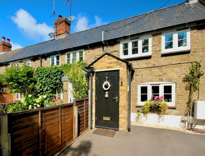 2 Bedroom Character Property To Rent In Terrick, Aylesbury, HP17