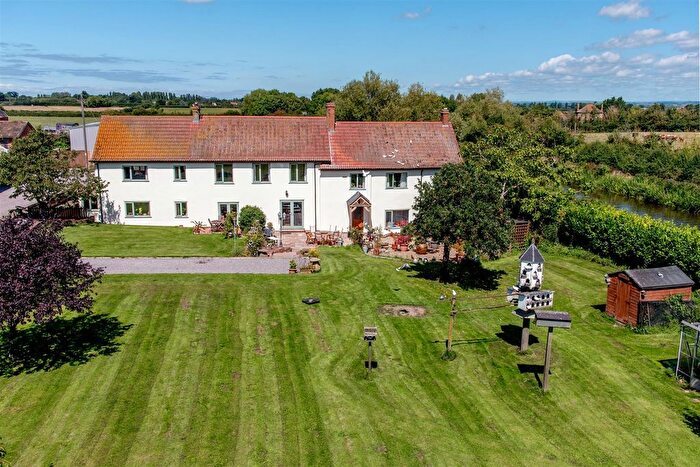 7 Bedroom Detached House For Sale In Outwood, Taunton, TA3
