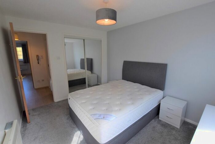 2 Bedroom Flat To Rent In Grandfield, Trinity, Edinburgh, EH6