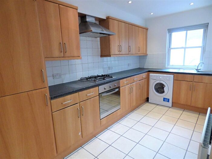 4 Bedroom House To Rent In Roman Road, Bow, London, E3