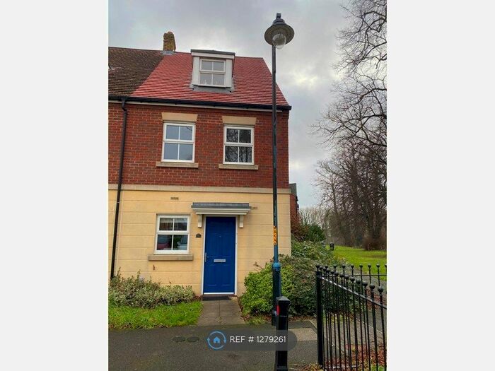 3 Bedroom Terraced House To Rent In Brigadier Gardens, Ashford TN23