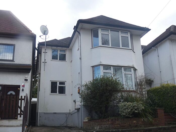 4 Bedroom Semi-Detached House To Rent In Hay Lane, London, NW9