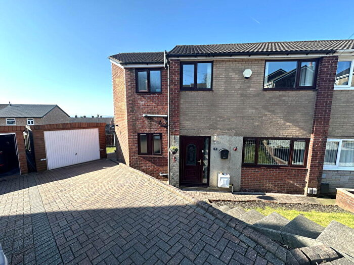 4 Bedroom Semi Detached House For Sale In Lindsay Close, Moorside, OL4