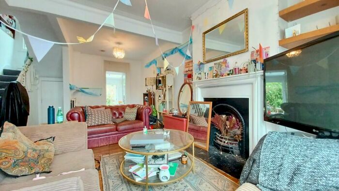 3 Bedroom Flat To Rent In Gillespie Road, Highbury, N5