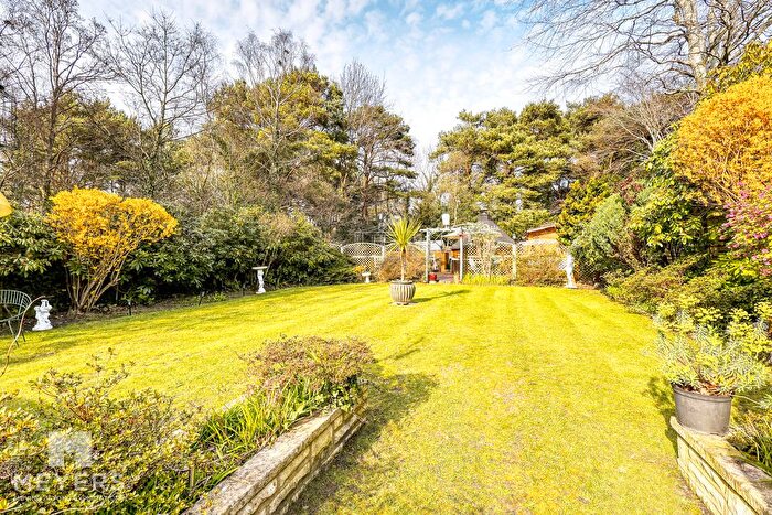 4 Bedroom Detached House For Sale In Harewood Avenue, Bournemouth, BH7