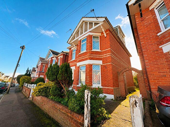 3 Bedroom Detached House For Sale In Acland Road, Bournemouth, BH9
