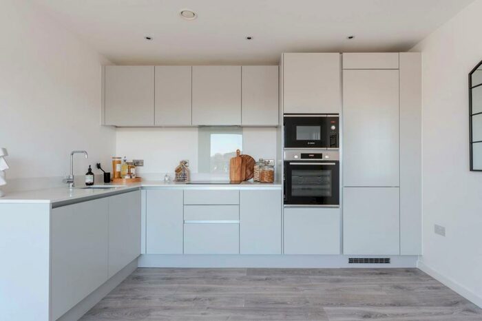 2 Bedroom Flat To Rent In Calum Court, Central Purley, Purley, CR8